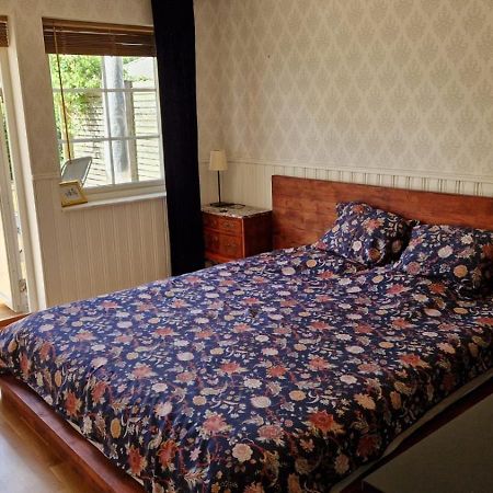 Bla Rummet - Rum Naera Bad Och Centrum - Saengklaeder & Handdukar Ingar Färjestaden Extérieur photo